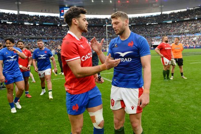 180323 - France v Wales - Guinness Six Nations - Romain Ntamack of France and Dan Biggar of Wales swap jerseys