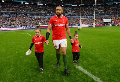 180323 - France v Wales - Guinness Six Nations - Taulupe Faletau of Wales on the field after the game with his children