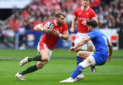 180323 - France v Wales - Guinness Six Nations - Dan Biggar of Wales