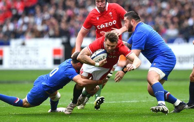 180323 - France v Wales - Guinness Six Nations - Dan Biggar of Wales