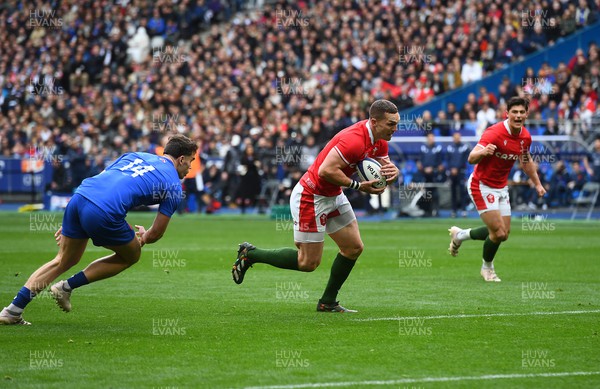 180323 - France v Wales - Guinness Six Nations - George North of Wales runs in the score a try
