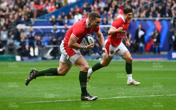 180323 - France v Wales - Guinness Six Nations - George North of Wales runs in the score a try