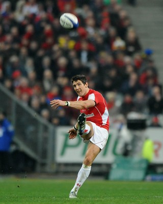 19.03.11 - France v Wales - RBS Six Nations 2011 - James Hook of Wales kicks. 