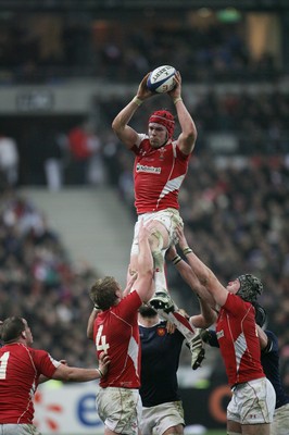19.03.11 France v Wales ... Wales  Alun Wyn  Jones wins lineout ball. 