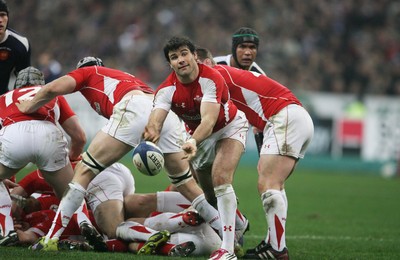 19.03.11 France v Wales ... Wales Mike Phillips passes the ball. 