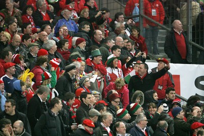 19.03.11 France v Wales ... Fans. 
