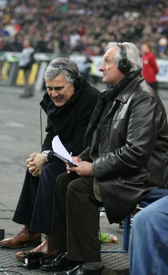 19.03.11 France v Wales ... Former Wales International players Gareth Davies (lt) and Gareth Edwards watch the match. 