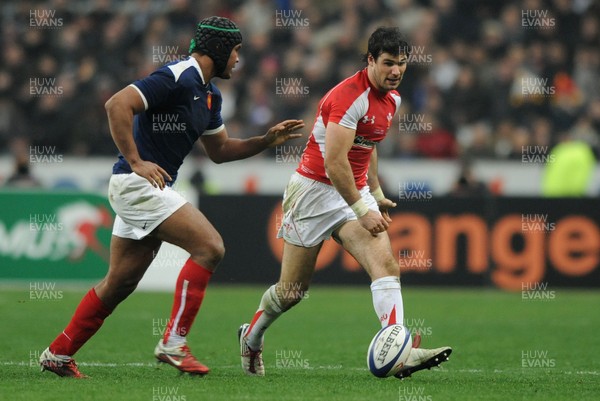 19.03.11 - France v Wales - RBS Six Nations 2011 - Mike Phillips of Wales. 