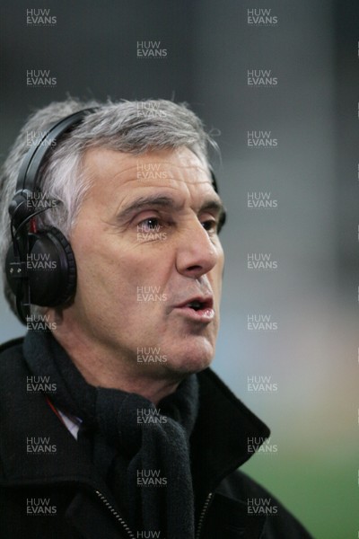 19.03.11 France v Wales ... Former Wales International player Gareth Davies. 