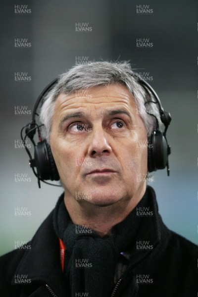 19.03.11 France v Wales ... Former Wales International player Gareth Davies. 