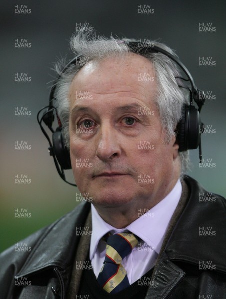 19.03.11 France v Wales ... Former Wales International player Gareth Edwards. 