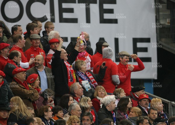 19.03.11 France v Wales ... Fans. 