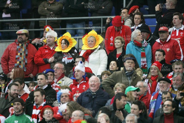 19.03.11 France v Wales ... Fans. 