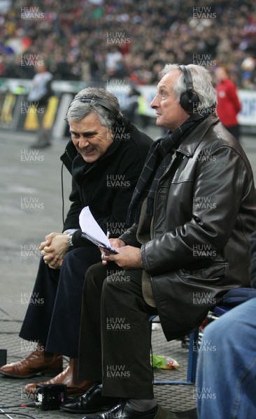 19.03.11 France v Wales ... Former Wales International players Gareth Davies (lt) and Gareth Edwards watch the match. 