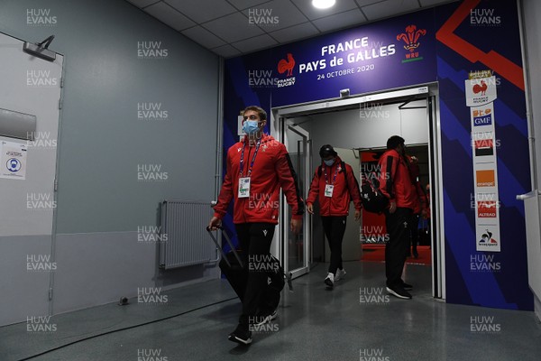 241020 - France v Wales - International Rugby Union - Leigh Halfpenny of Wales arrives