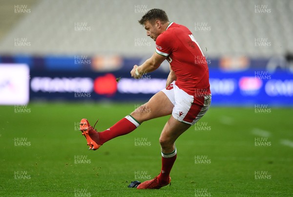 241020 - France v Wales - International Rugby Union - Dan Biggar of Wales kicks a penalty
