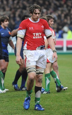 27.02.09 - France v Wales - RBS Six Nations 2009 - Wales' Ryan Jones looks dejected at the end of the game. 