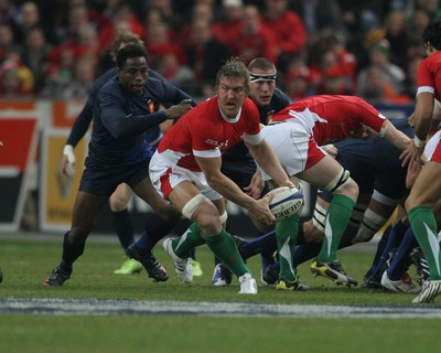 27.02.09 France v Wales... Wales' Andy Powell on the charge 