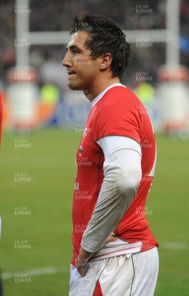 27.02.09 - France v Wales - RBS Six Nations 2009 - Wales' Gavin Henson looks dejected at the end of the game. 