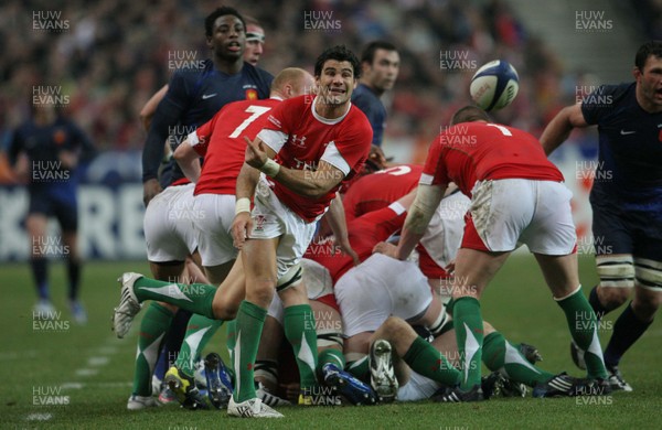 27.02.09 France v Wales... Wales' Mike Phillips gets the ball away. 