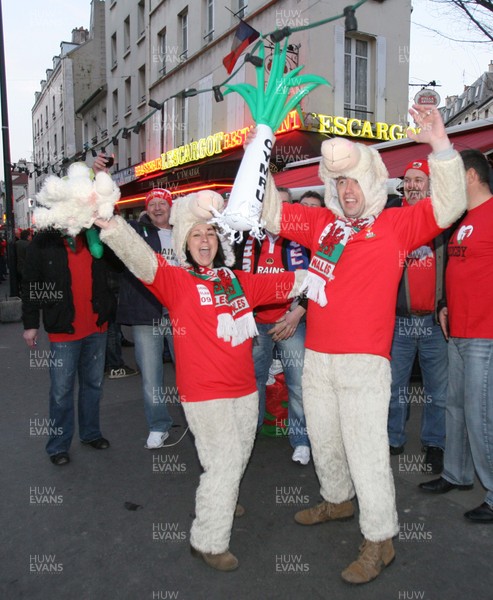 27.02.09 France v Wales... Wales fans near the ground in Paris 