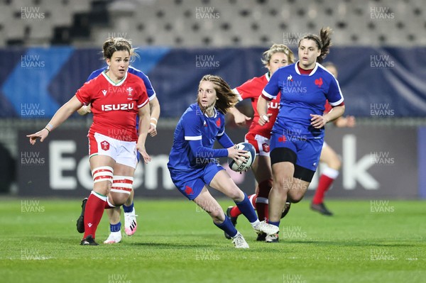 030421 - France v Wales - Women's Six Nations - Pauline Bourdon of France
