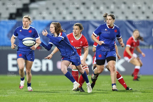 030421 - France v Wales - Women's Six Nations - Pauline Bourdon of France