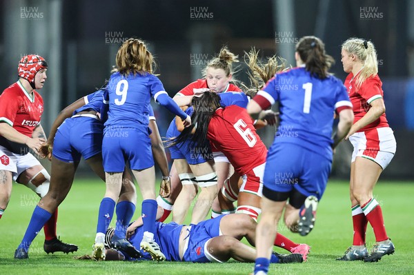 030421 - France v Wales - Women's Six Nations - Gwen Crabb of Wales