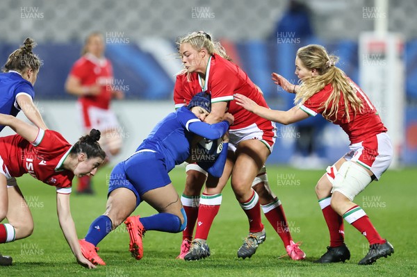 030421 - France v Wales - Women's Six Nations - Kelsey Jones of Wales