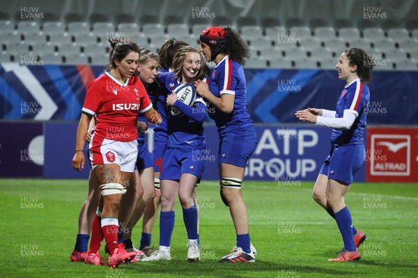 030421 - France v Wales - Women's Six Nations - Emeline Gros of France celebrates scoring a try