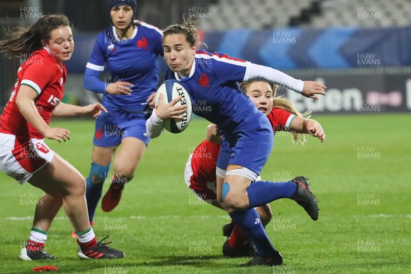 030421 - France v Wales - Women's Six Nations - Laure Sansus of France