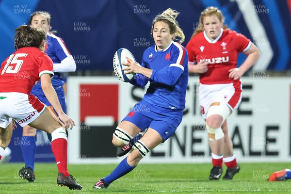 030421 - France v Wales - Women's Six Nations - Gaelle Hermet of France