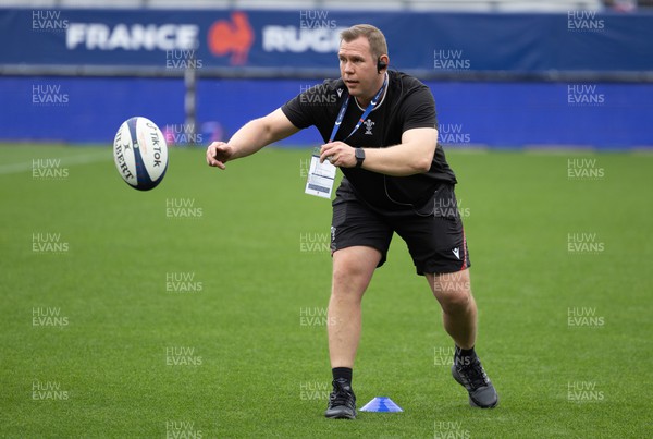 230423 - France v Wales, TicTok Women’s 6 Nations - Wales head coach Ioan Cunningham during warm up ahead of the match