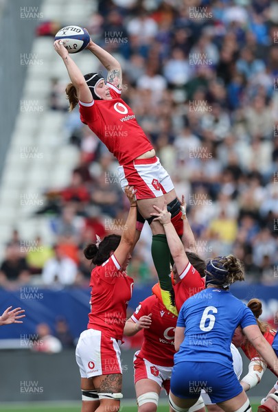 230423 - France v Wales, TicTok Women’s 6 Nations - Bethan Lewis of Wales wins the line out