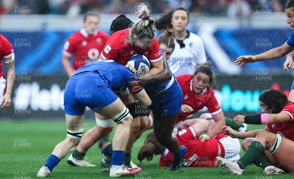 230423 - France v Wales, TicTok Women’s 6 Nations - Alex Callender of Wales charges towards the line