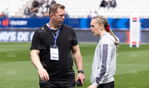 230423 - France v Wales, TicTok Women’s 6 Nations - Wales head coach Ioan Cunningham and captain Hannah Jones of Wales check out the pitch on arrival at the stadium