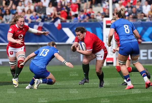 230423 - France v Wales, TicTok Women’s 6 Nations - Cerys Hale of Wales takes on Marine Menager of France 