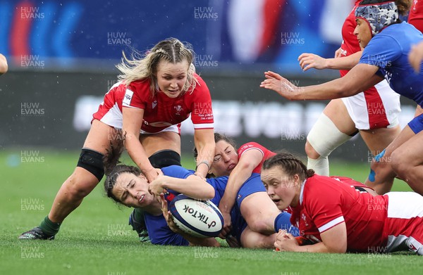 230423 - France v Wales, TicTok Women’s 6 Nations - Alex Callender of Wales looks to claim the ball