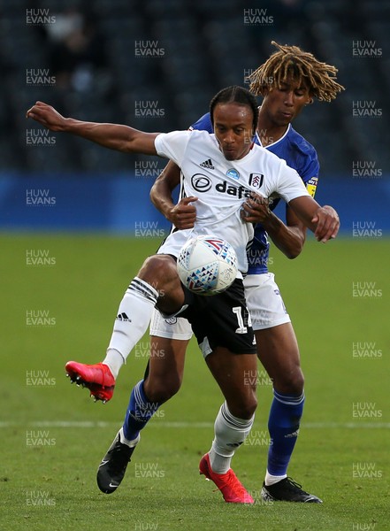 100720 - Fulham v Cardiff City - SkyBet Championship - Bobby Reid of Fulham is challenged by Dion Sanderson of Cardiff City