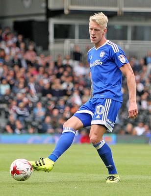 200816 - Fulham vs Cardiff City - SkyBet Championship -Lex Immers of Cardiff City on the attack