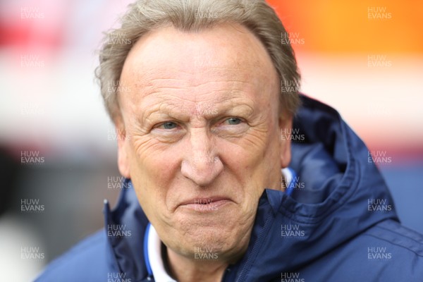 270419 - Fulham v Cardiff City, Premier League - Cardiff City manager Neil Warnock at the start of the match