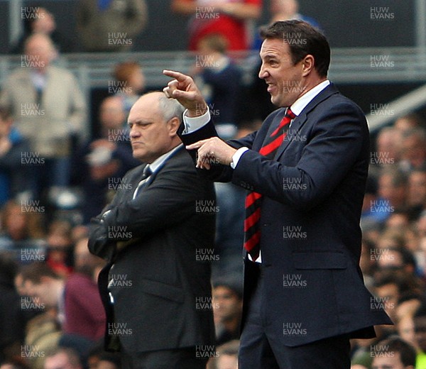 280913 - Fulham vs Cardiff City - Barclays Premier League - Malky Mackay of Cardiff makes his point(c) Huw Evans Agency