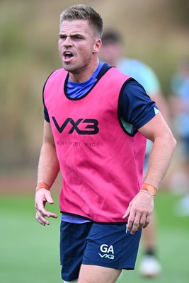 280726 - Picture shows new Scarlets Signing Gareth Anscombe during a training session