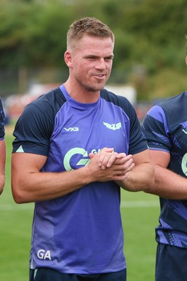 280726 - Picture shows new Scarlets Signing Gareth Anscombe during a training session