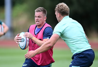 280726 - Picture shows new Scarlets Signing Gareth Anscombe during a training session