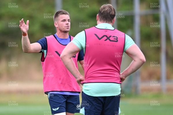 280726 - Picture shows new Scarlets Signing Gareth Anscombe during a training session