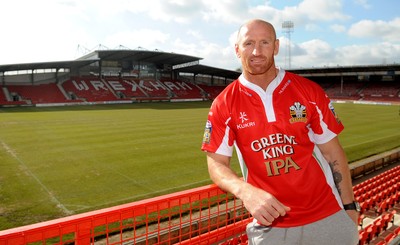 05.03.10 - Crusaders Rugby League Press Conference - Gareth Thomas who has signed for Crusaders Rugby League today. 