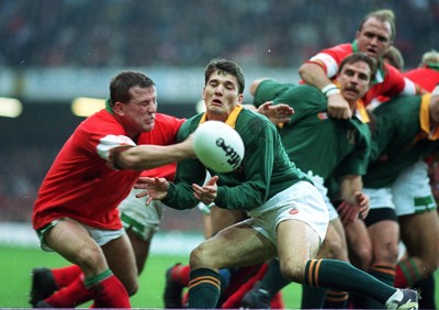 261194 - Wales v South Africa -Joost Van Der Westhuizen clashes with Garin Jenkins