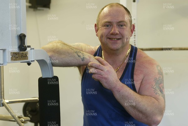 040106Insurance case study Powerlifter Garry Bamsey in the gym at his home in Port Talbot  