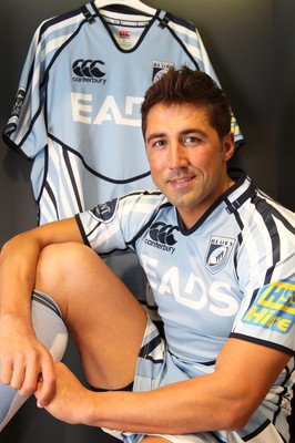 Gavin Henson Signs For The Cardiff Blues 181011